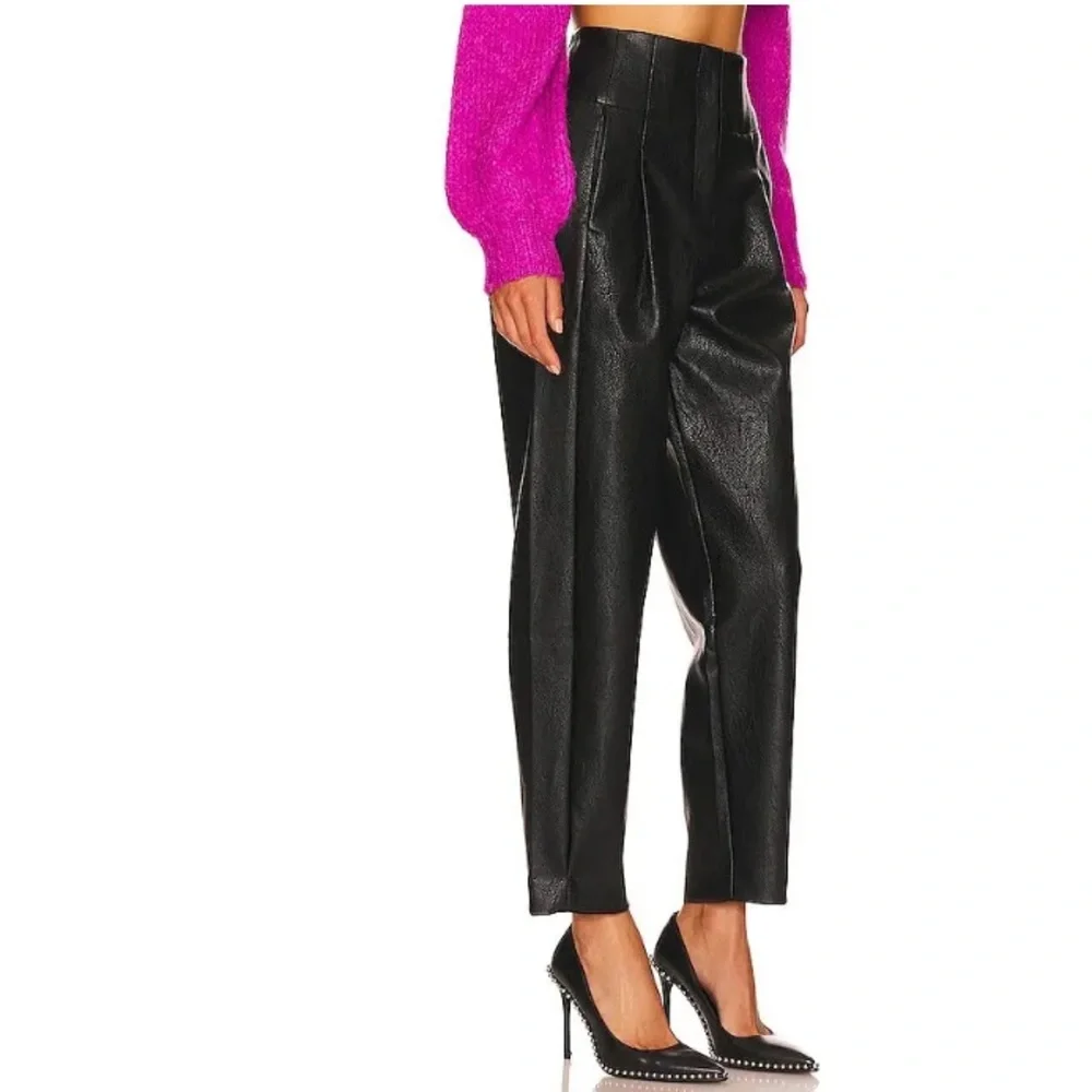 Line & Dot nwt line